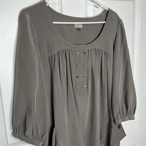 Aritzia Wilfred Silk‎ Blouse Pleated with Button detail and pockets Size Medium - Picture 3 of 5